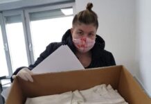 Jer dobro je činiti dobro: Djelatnici Auto moto centra donirali novogradiškoj bolnici majice