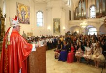 POŽEŠKA BISKUPIJA: Priprava kandidata za prvu svetu pričest i potvrdu internetskim putem