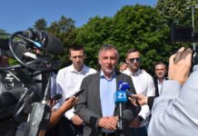 Lider Domovinskog pokreta Miroslav Škoro službenu izbornu kampanju počeo u Novoj Gradiški: Ispričavam se Slavoncima što su morali napustiti svoju zemlju!