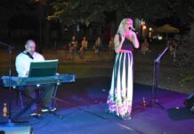 Ljeto u parku: Novogradiščani uživali u nastupu Paule i Đele Jusić / foto
