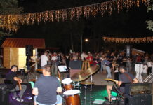 Stakleni hotel odličnim nastupom zatvorio NG ljeto u parku / foto