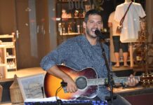 Održana večer vina i gitare uz Borisa Rogoznicu