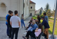 I ove godine obilježava se „Mjesec hrvatske knjige”, u petak akcija „Cijeli grad čita”