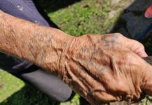 Tetovirana i nadasve zanimljiva starica za koju godinu puni stotku: Otkrivamo tajnu Katine tetovaže!