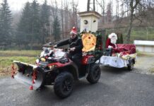 Djed Božićnjak darivao djecu Šumetlice