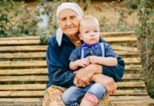 Na čijoj ste strani? Baku napali jer traži 100 kn na sat da čuva unuka: Pohlepna si!