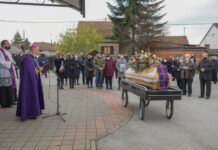 Vjernici se oprostili od župnika vlč. Branka Gelemanovića