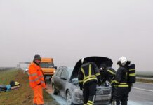 Zapalio se automobil na autocesti kod Nove Gradiške