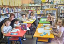 „Ljetno putovanje kroz knjižnicu“: Još jedna odlična radionica za djecu u Gradskoj knjižnici