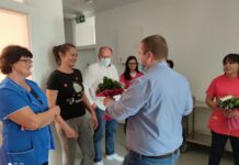 Jer oni to zaslužuju: Čelnici staropetrovoselske općine darivali tete i mališane u vrtiću