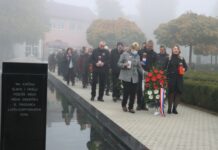 Povodom blagdana Svih svetih položeni vijenci kod Spomen obilježja poginulim, smrtno stradalim i umrlim hrvatskim braniteljima