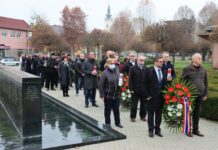 Novogradiščani se poklonili žrtvama Vukovara i Škabrnje i svim poginulim i umrlim hrvatskim braniteljima i žrtvama rata
