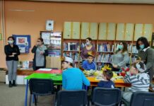 Udruga za autizam Sunce posjetila novogradišku knjižnici: Radionica Slikom do komunikacije