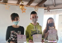 Toni Tomić iz Elektrotehničke i ekonomske škole primio nagradu za najvolontera