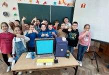 Učenici 3.a razreda OŠ Okučani na satu informatike izradili dijelove računala