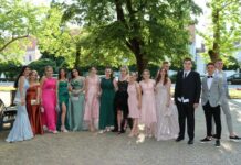 Elektrotehnička i ekonomska škola Nova Gradiška ispratila maturante / foto