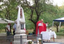 Vladisovo: Blagoslovljen obnovljeni križ