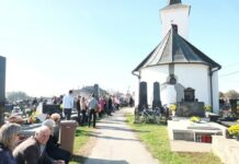 Blagdan je Svih svetih: Brojni Novogradiščani obilaze posljednja počivališta svojih najmilijih