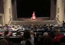 Sveti Nikola razveselio djecu u Domu kulture