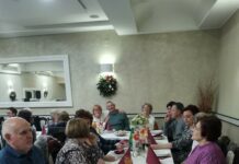 Članovi Udruge udomitelja djece Brodsko posavske županije „Leptirić” zajedno uz blagdane