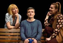 Kazališna predstava “Šetači pasa” zabavila novogradišku publiku