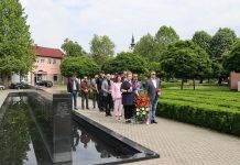 Polaganjem vijenaca obilježen Dan državnosti