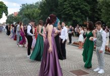 Gimnazija Nova Gradiška: Maturanti, sretno!