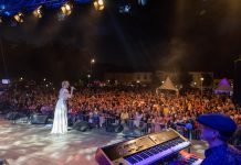 Treća večer NG Ljeta: Danijela Martinović, Hari Mata Hari i Dražen Zečić raspjevali i rasplesali tisuće ljudi na Gradskom trgu