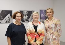 U Domu kulture otvorena izložba vizualne umjetnice i kostimografkinje Ivane Bakal “Ogledala”