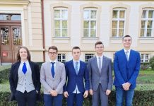 Gimnazijalci obilježili Dan kravate