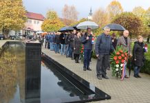 Novogradiščani se poklonili žrtvama Vukovara i Škabrnje