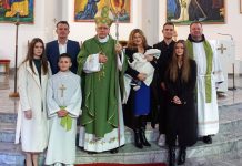 Biskup Antun na Dan života krstio peto dijete obitelji Ribić u Okučanima