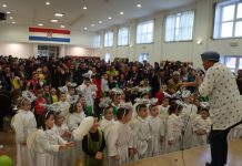 Poklade su: Održan prvi mali karneval u Starom Petrovom Selu