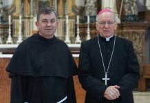 Uskrsna čestitka biskupa Antuna Škvorčevića i imenovanog biskupa Ive Martinovića