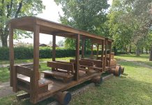 Zajedničkim snagama obnovljen drveni vlakić u Osnovnoj školi “Mato Lovrak”