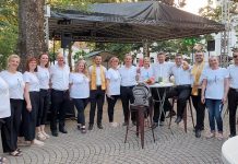 Vokalna skupina “Aurora” i Klapa sveti Lovro zapjevali Novogradiščanima