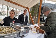 Novogradiščani slave Badnjak uz ribu i kuhano vino