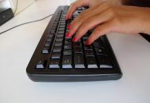 Prevaren pri internetskoj kupnji igraće konzole