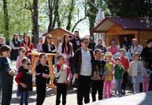 Veselo i razigrano: Započela manifestacija “Uskrs u Gradskom parku”