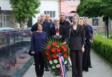 Polaganjem vijenaca, molitvom i sjećanjem obilježen Dan državnosti