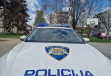 Slijetanje automobila u Vrbovi: Vozilo završilo na krovu, jedna osoba ozlijeđena