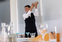 Uslužna struka koja se traži – prednosti školovanja za konobara u IOŠ-u NG