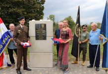 U Novom Varošu otkrivena spomen-ploča Erwinu Cornelisu van der Mastu, prvom stranom dragovoljcu poginulom u Domovinskom ratu