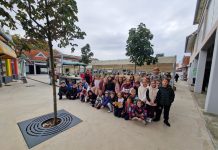 Prvašići pješačili do tržnice i otkrili čaroliju jeseni