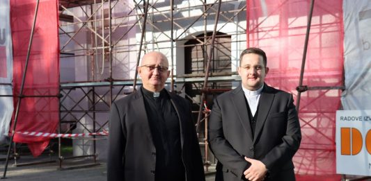 Uskoro završetak radova na obnovi crkve svete Terezije Avilske, postavljaju se satovi i zvona