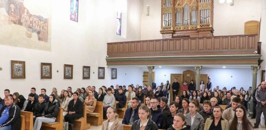 Požeška biskupija i ove će godine stipendirati 183 učenika i studenta