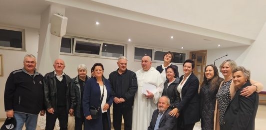 Nova Gradiška: Predstavljena knjiga „Župa Dolina“ o. Damira Šokića