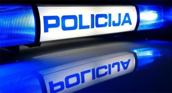 policija-mracna-natpis