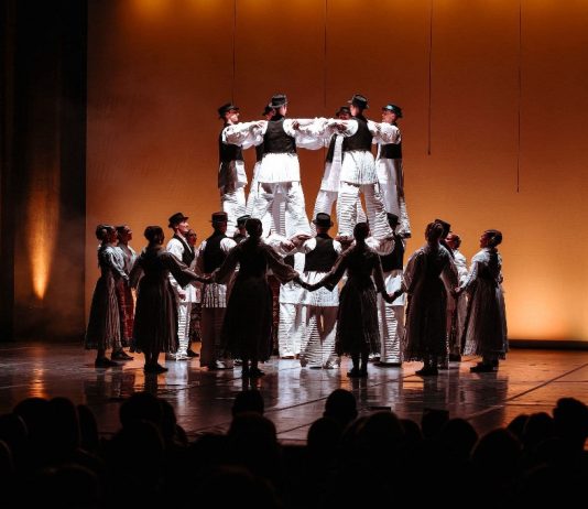 Orubičko izvorno kolo na štuk i pjesme i plesove našeg kraja izvodi i Ansambl Lado