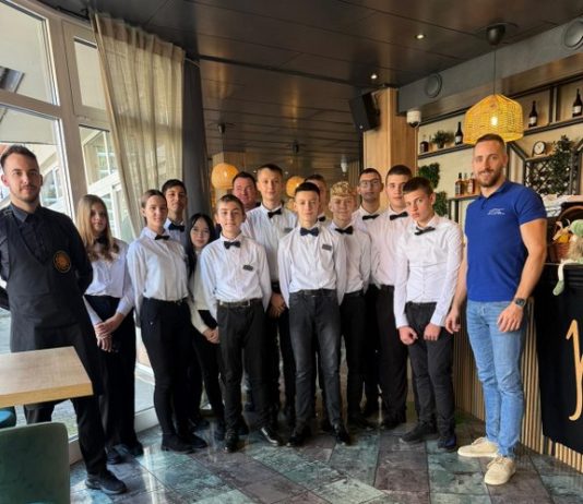 Budući konobari: Kroz praksu i rad na terenu do novih vještina